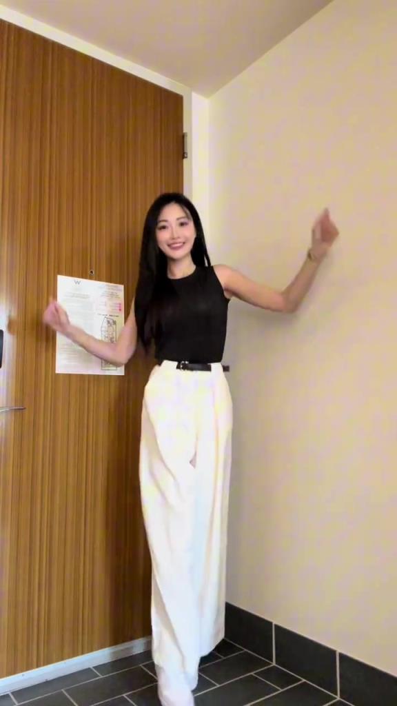 孟超曬自拍：常規(guī)賽正式收官啦，咱們季后賽見啦！