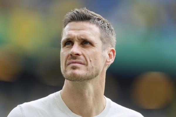 圖片報(bào):多特冬窗引援預(yù)算1000-1500萬(wàn)歐,優(yōu)先補(bǔ)強(qiáng)防線&考慮租借